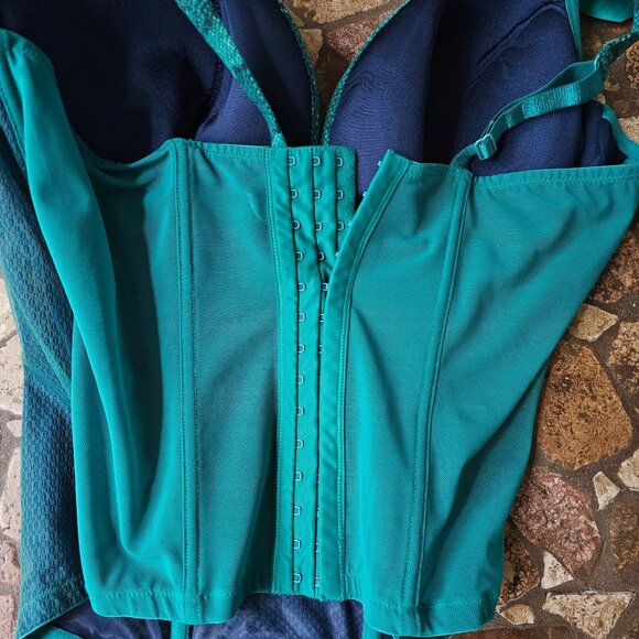 Cacique Teal Green Snake Print Corset Bra, Long, Bow Accent, Size 22/24 - Picture 6 of 8